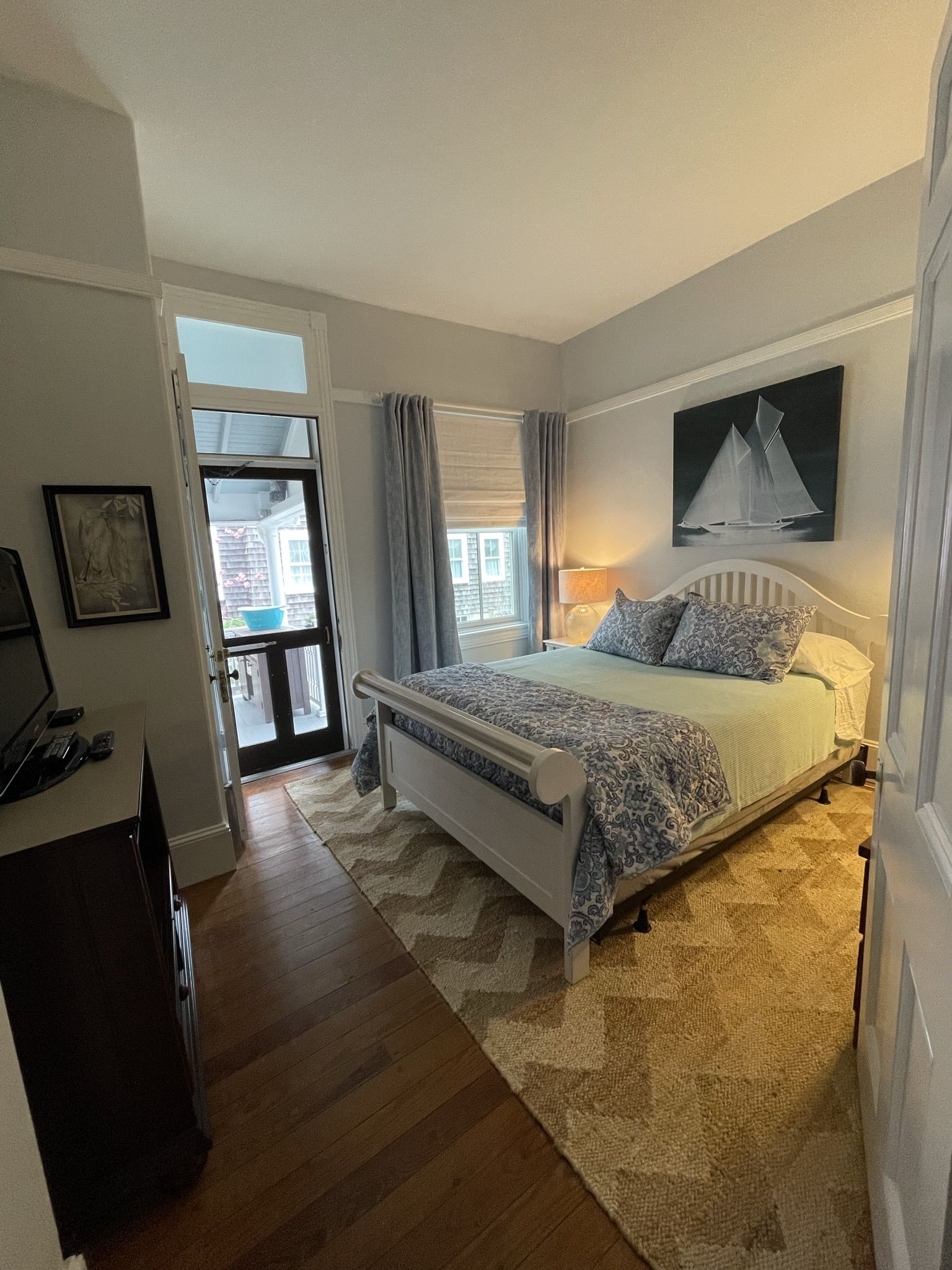 1st Floor Queen With Tv