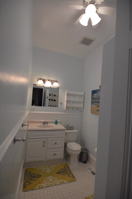 1st floor full bath w/shower